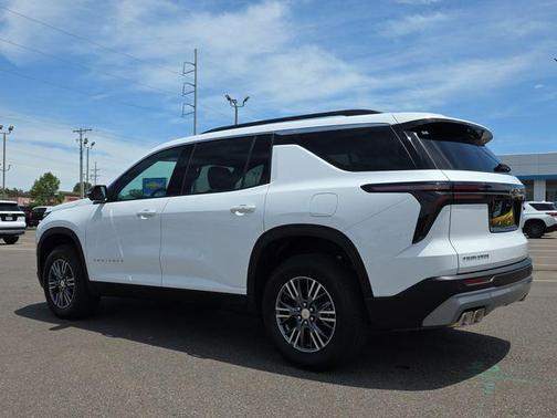 Summit White 2026 Chevrolet Traverse LT