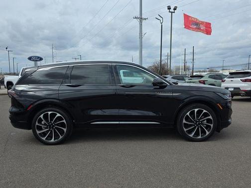 2024 Lincoln Nautilus Black Label