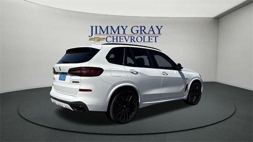 2022 BMW X5 M50i