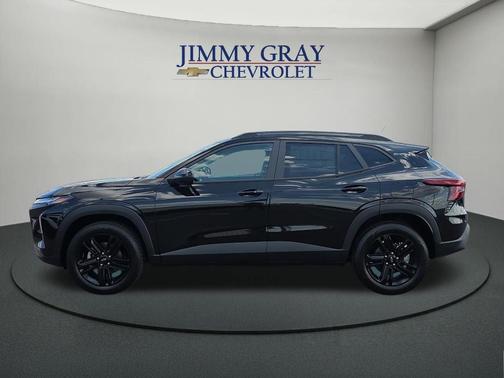 Mosaic Black Metallic 2026 Chevrolet Trax ACTIV
