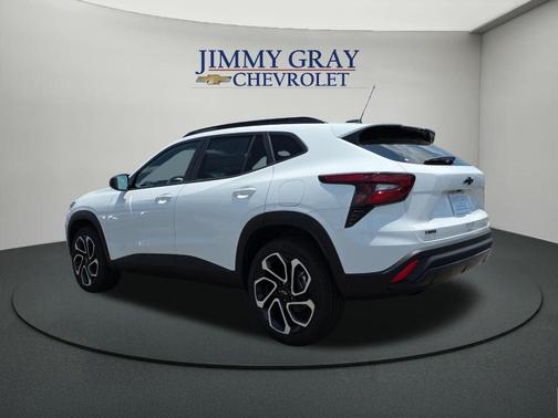 Summit White 2026 Chevrolet Trax 2RS