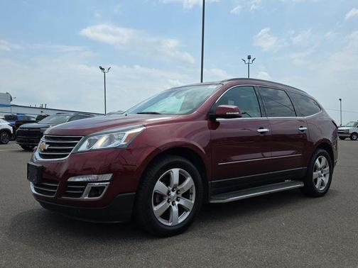 Siren Red Tintcoat 2017 Chevrolet Traverse Premier