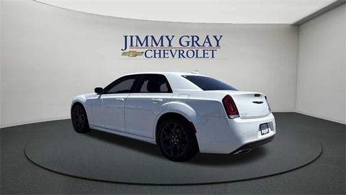 2022 Chrysler 300 Touring L