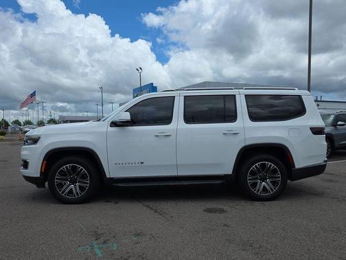 Bright White Clearcoat 2022 Jeep Wagoneer Series III