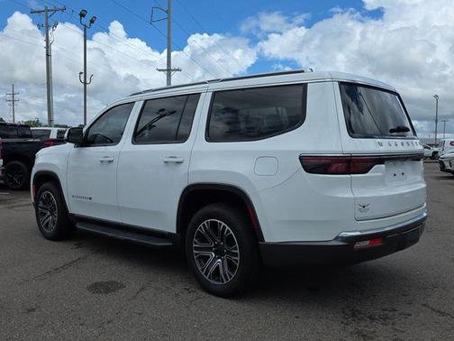 Bright White Clearcoat 2022 Jeep Wagoneer Series III