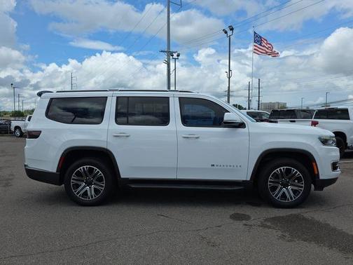 Bright White Clearcoat 2022 Jeep Wagoneer Series III