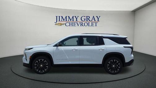 Summit White 2026 Chevrolet Traverse LT