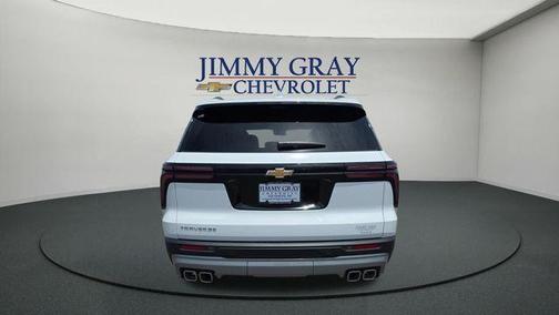 Summit White 2026 Chevrolet Traverse LT