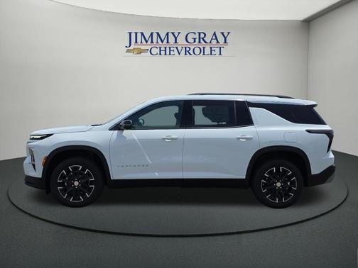 Summit White 2026 Chevrolet Traverse LT
