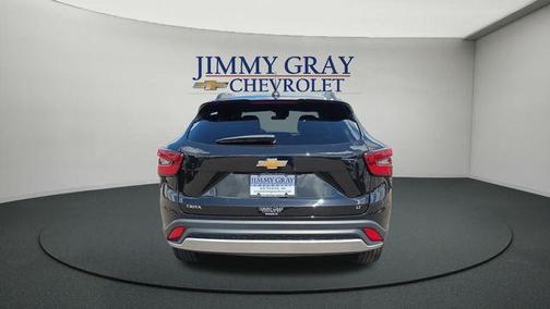 Mosaic Black Metallic 2025 Chevrolet Trax LT