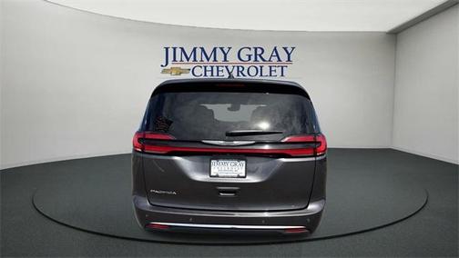 2023 Chrysler Pacifica Touring-L
