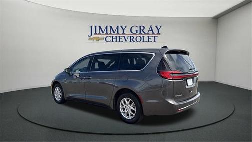 2023 Chrysler Pacifica Touring-L