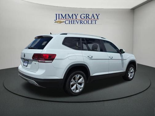 Pure White 2018 Volkswagen Atlas 3.6L SE