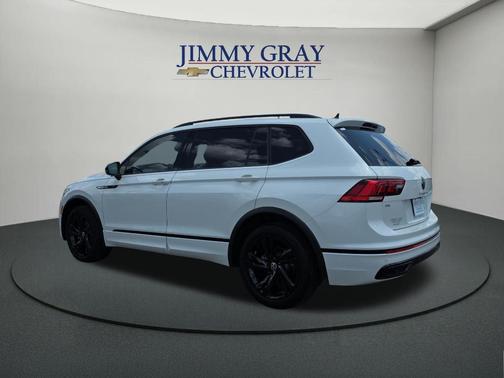 Opal White Pearl Effect 2024 Volkswagen Tiguan 2.0T SE R-Line Black