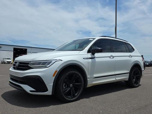 Opal White Pearl Effect 2024 Volkswagen Tiguan 2.0T SE R-Line Black