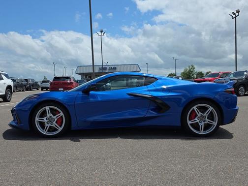 Elkhart Lake Blue Metallic 2021 Chevrolet Corvette Stingray w/1LT