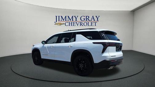 Summit White 2026 Chevrolet Traverse LT