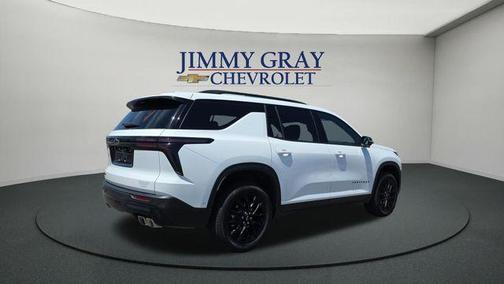 Summit White 2026 Chevrolet Traverse LT