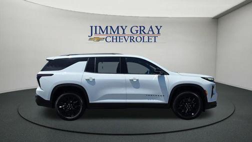 Summit White 2026 Chevrolet Traverse LT