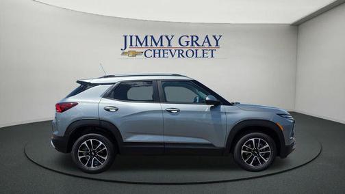 Sterling Gray Metallic 2026 Chevrolet Trailblazer LT