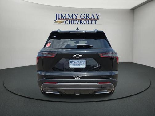 Mosaic Black Metallic 2026 Chevrolet Equinox ACTIV