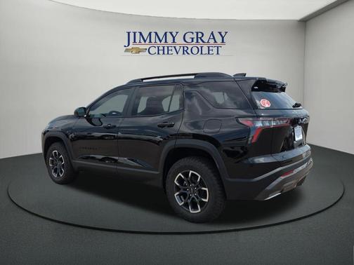 Mosaic Black Metallic 2026 Chevrolet Equinox ACTIV