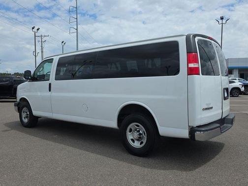 Summit White 2020 Chevrolet Express 3500 LT