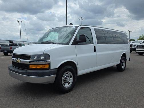 Summit White 2020 Chevrolet Express 3500 LT