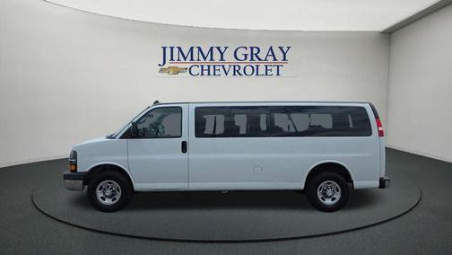Summit White 2020 Chevrolet Express 3500 LT