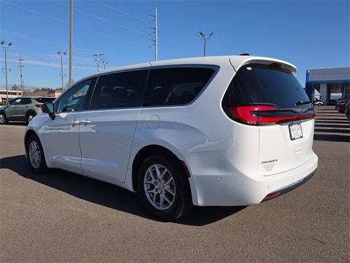 2024 Chrysler Pacifica Touring-L