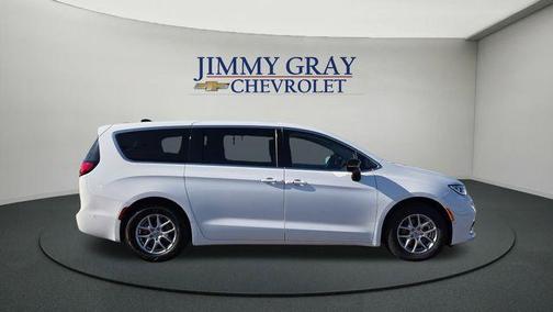 2024 Chrysler Pacifica Touring-L