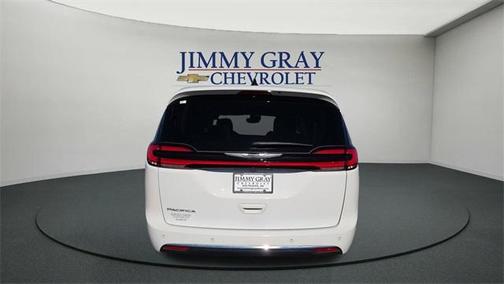 2024 Chrysler Pacifica Touring-L