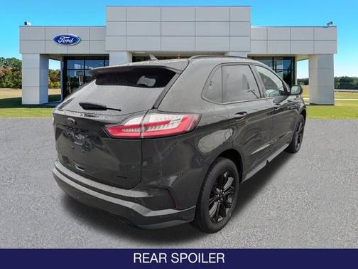 2023 Ford Edge SE
