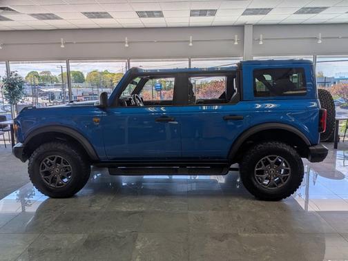VELOCITY BLUE METALLIC 2025 Ford Bronco BADLANDS