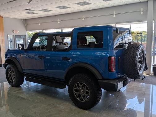 VELOCITY BLUE METALLIC 2025 Ford Bronco BADLANDS