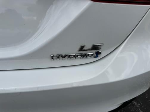 2020 Toyota Camry Hybrid LE