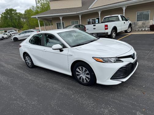 2020 Toyota Camry Hybrid LE