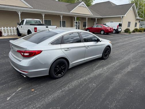 2017 Hyundai SONATA SE