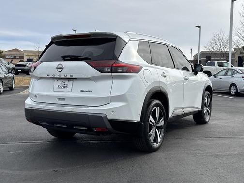 2024 Nissan Rogue SL