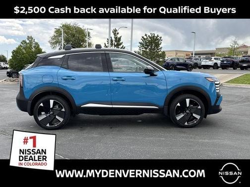 2t Ice Blk Roof 2026 Nissan Kicks SR