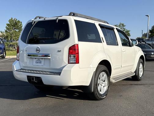 2008 Nissan Pathfinder SE