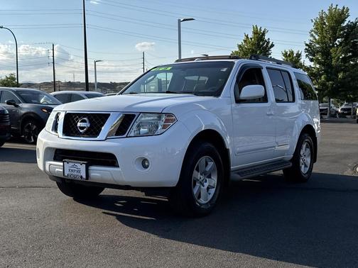 2008 Nissan Pathfinder SE