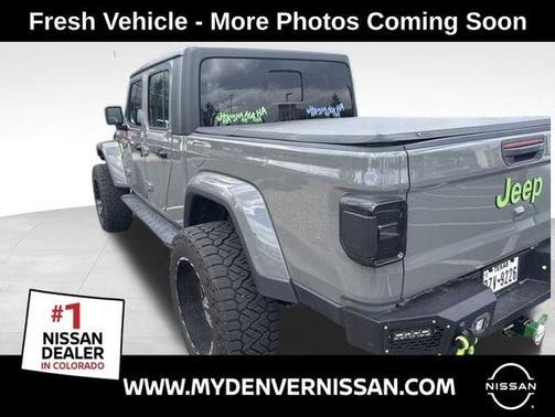 Sting Gray Clearcoat 2022 Jeep Gladiator Sport
