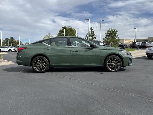 2025 Nissan Altima SR