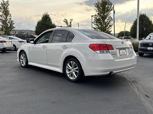 2014 Subaru Legacy 2.5i