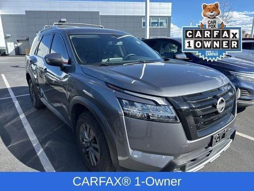 2023 Nissan Pathfinder SL