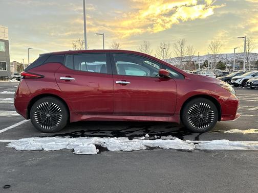 2024 Nissan Leaf SV PLUS