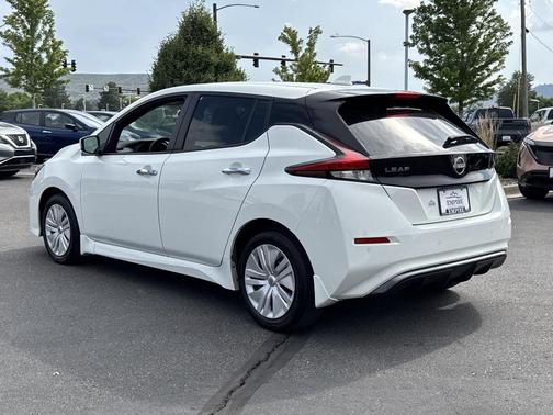 2025 Nissan Leaf S