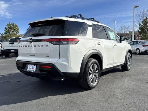 2026 Nissan Pathfinder SV