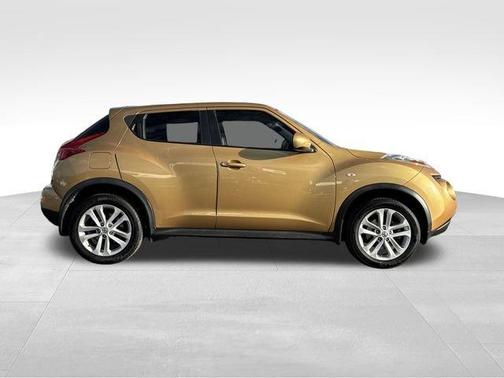 Atomic Gold 2014 Nissan Juke SV
